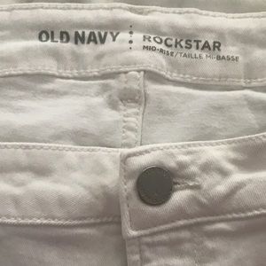 White Old Navy Rockstar super skinny jeans